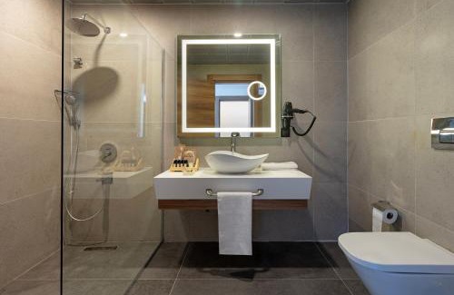 Elmali Hotel | Wiyana Wanda