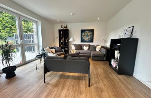 Neumuenster House | Wohnträume Große DHH aus 2024 - 160 m2- bis 7 Personen - 2 Bäder