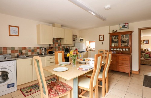 Louth Cottage | WOLD'S VIEW, pet friendly, country holiday cottage in Louth