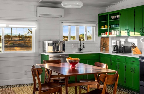 Wonder Valley House | Wonder Valley Green House (Hot Tub/BBQ/Hammocks)