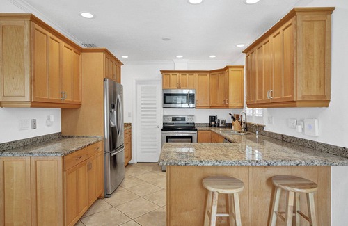 Hendricks and Venice Isles House | Wonderful 3BR Home w/Heated Salt Water Pool Near Downtown & Las Olas Blvd