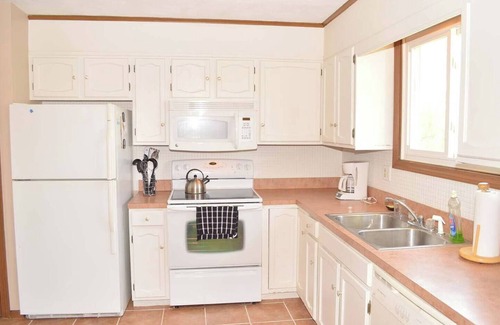 Eastward Look House | Wonderful 4 Bedroom Home for the Summer!