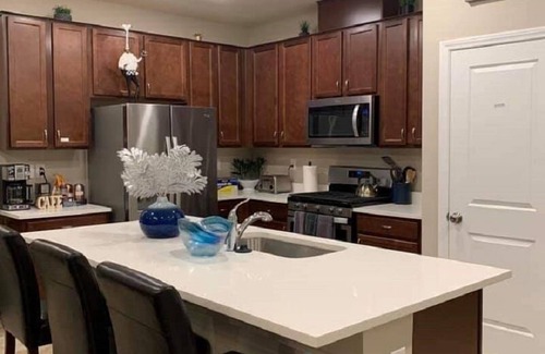 Las Vegas House | Wonderful NEW 3 BR 2.5 BA Townhouse for 8 2 Miles from Las Vegas Strip