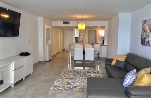 Downtown Miami Condo | Wonderful View of Biscayne Bay! 2/2 1100 sq ft & Parking