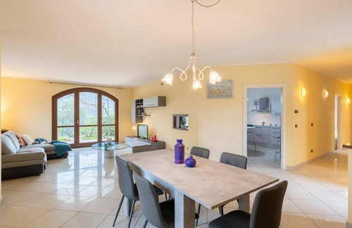 Cisano sul Neva House | Wonderful villa for 6 guests with A/C, hot tub, WIFI, TV, patio, pets allowed and panoramic view