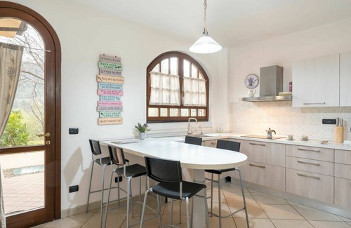 Cisano sul Neva House | Wonderful villa for 6 guests with A/C, hot tub, WIFI, TV, patio, pets allowed and panoramic view