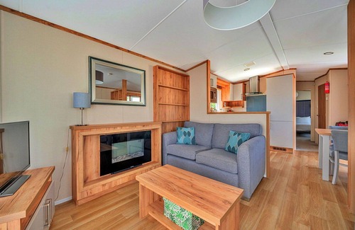 Wimborne House | Wonderful villa for 4 guests with pool, WIFI, pets allowed and parking