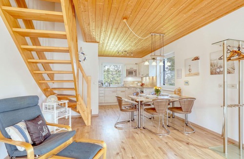 Altefaehr House | Wonderful villa for 4 people with WIFI, TV, terrace and pets allowed