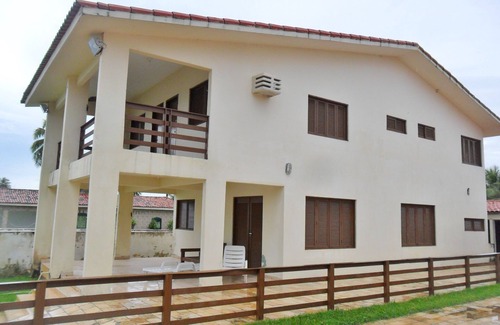 Pitimbu House | Wonderful waterfront home with pool, 5 furnished suites and barbecue.