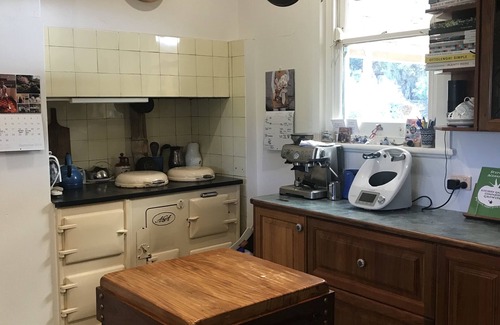 Parkes House | Wonga - A secluded oasis in the heart of Parkes