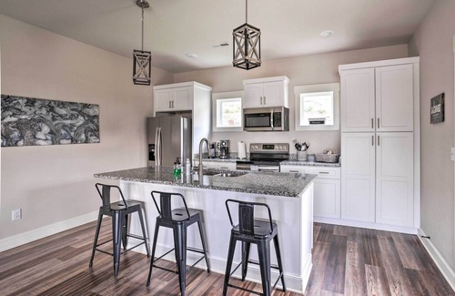 Lookout Valley Neighborhood Association House | Wooded Escape w/Beautiful Backyard + Mtn Views!