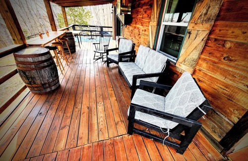 Cub Run Cabin | Wooded "Saltbox Cabin", Our Lake Access: 6 min walk, Kayaks!