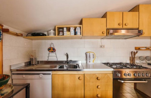 Palu House | WOODEN FLAT WITH FOREST VIEW