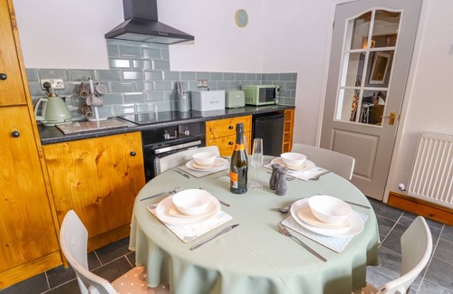 Acrefair Cottage | WOODLAND COTTAGE, pet friendly, with open fire in Llangollen