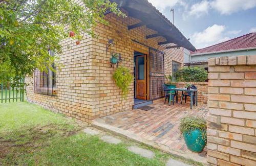 Boksburg House | Woodpecker Bachelor Cottage