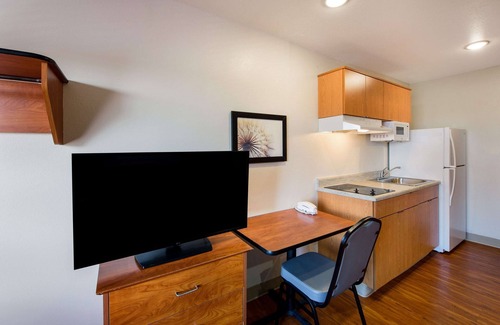 Groveport Hotel | WoodSpring Suites Columbus Southeast