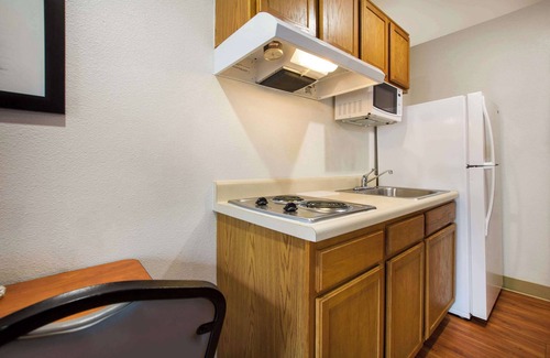 Buechel Hotel | WoodSpring Suites Louisville Southeast