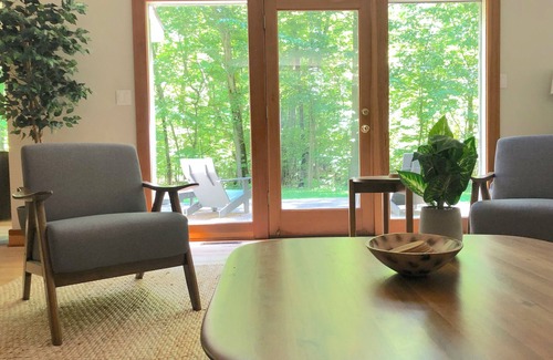 Harbert House | Woodsy oasis~5 min beach~family friendly~architect design~sauna~3600 sq ft