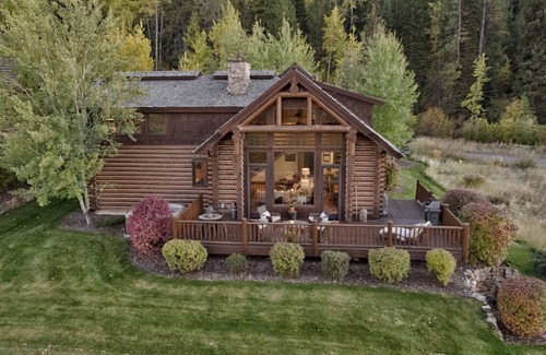 Victor House | Wooly Bugger Refurnished Cabin in Victor, ID w/Privacy, Views, A/C & Hot Tub