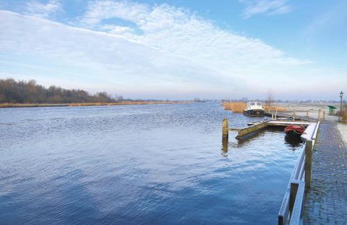 Earnewald House | Woonboot Sweltsje