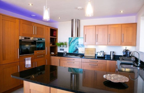 Pagham House | Wow I'm living on the beach. Luxury 4 bed sleeps 8