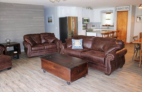 Baxter House | WOW! Lake View AND Lake Access in a newly renovated beautiful home