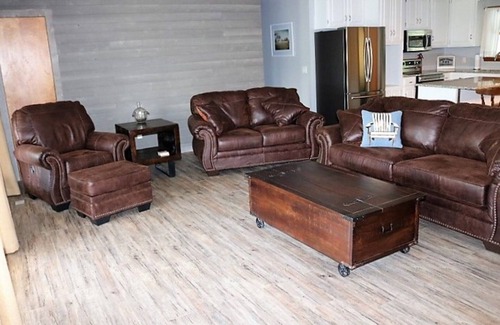 Baxter House | WOW! Lake View AND Lake Access in a newly renovated beautiful home