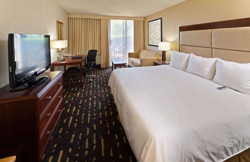 Des Plaines Hotel | Wyndham Chicago O'Hare