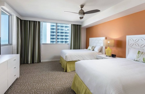 Clearwater Beach Resort | Wyndham Clearwater Oceanfront Condo, onsite Spa, across from the Beach