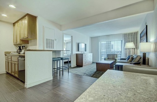Las Vegas Condo | Wyndham Desert Rose Resort | 1BR King Suite