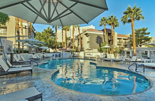 Las Vegas Condo | Wyndham Desert Rose Resort | 1BR King Suite