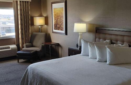 West Omaha Hotel | Wyndham Omaha Hotel - West Dodge