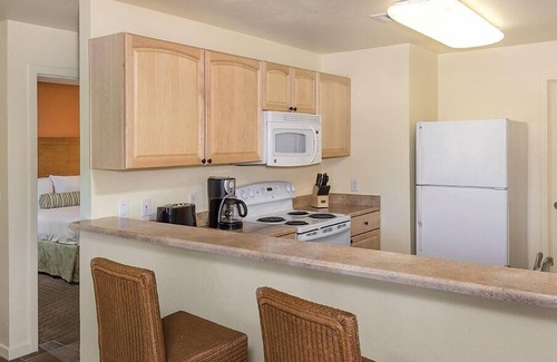 Las Vegas Condo | Wyndham Tropicana Resort | Four Luxury Suites