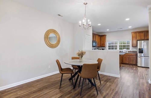 Durham House | Wynter Retreat: Lush Backyard｜Spacious 3B3B｜Garage Access｜Pet-Friendly #41970