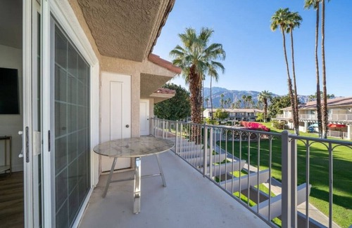 Palm Springs Condo | X116 · Mesquite Glamour