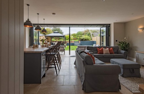 New Romney Cottage | Xanadune - a holiday let that sleeps 10 guests in 5 bedrooms