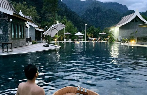 Vang Vieng Villa | Xaymone Riverside Resort and Restaurant
