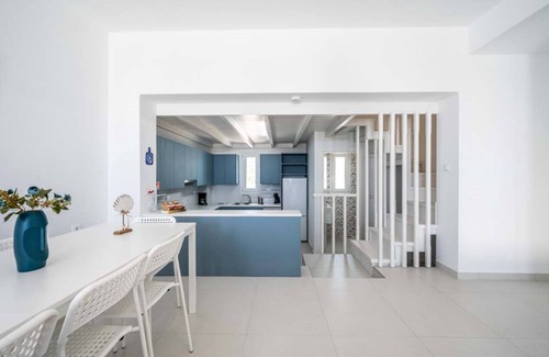 Zipari Villa | Xenos Villa 7 with a Private pool near the sea