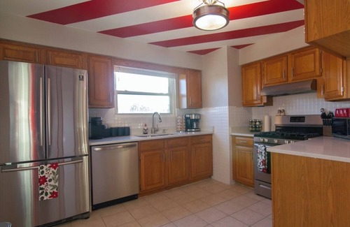 Tower Grove South House | XMAS 365 - KING BED - Family Friendly