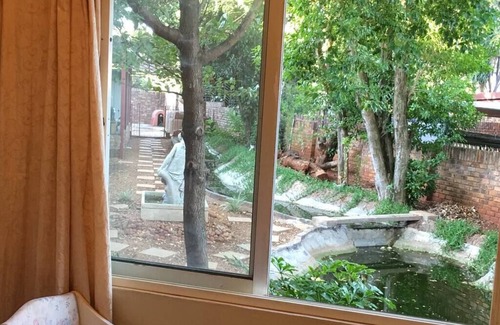 Pretoria House | XYZ GUEST HOUSE-Twin Bed Room