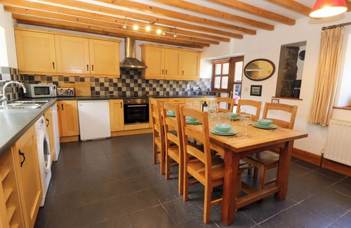 Tan-y-groes Cottage | Y BWTHYN, pet friendly, character holiday cottage in Llangrannog