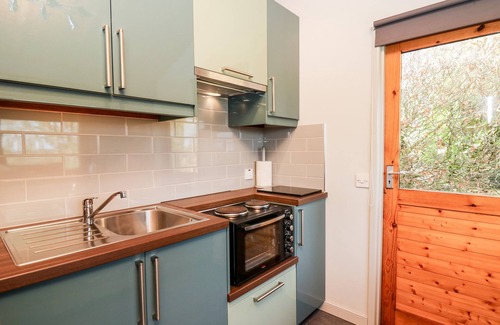 Tan-y-groes Cottage | Y CABAN GLAS, pet friendly, character holiday cottage in Brynhoffnant