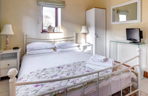 Barry House | Y Cudyll Coch in the beautiful Cardiff