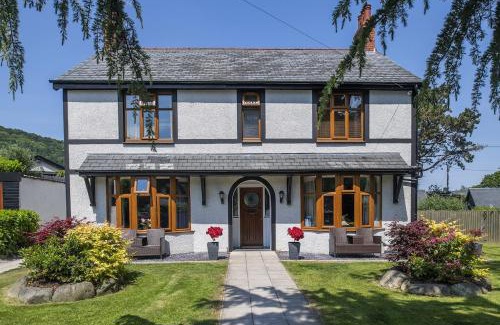 Rowen House | Y Gorlan - Snowdonia luxury house Carneddau mountain views