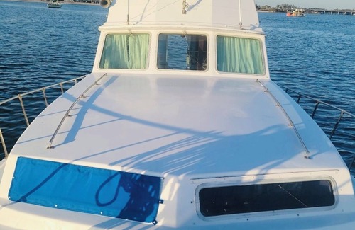 Whitney Beach Boat Rental | Yacht Time