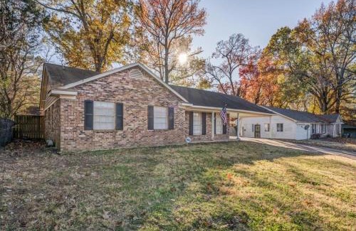 Ellendale House | Yale Gather Hideaway