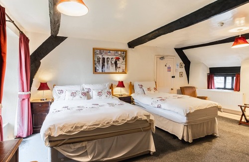 Taunton Bed & Breakfast | Yallands Farmhouse