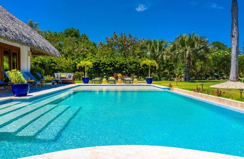 Yarary - Cap Cana Villa | Yarari 17: Private sanctuary near golf course w/staff, pool & Jacuzzi