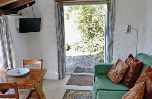 Axminster House | Yarde cottage rural Devon Dog friendly