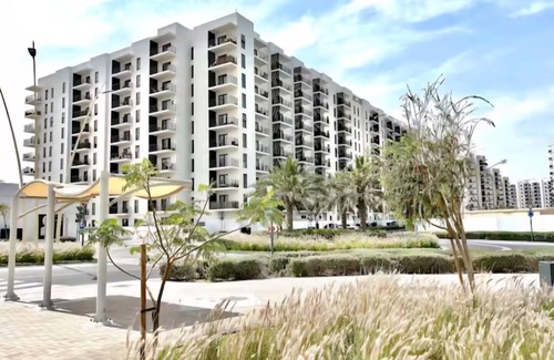 Abu Dhabi City Center Apartment | Yas Island, near Theme park Ferrari world-yas mall